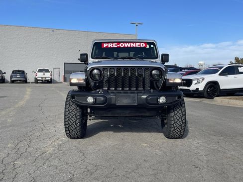 Used 2022 Jeep Gladiator Sport image 2
