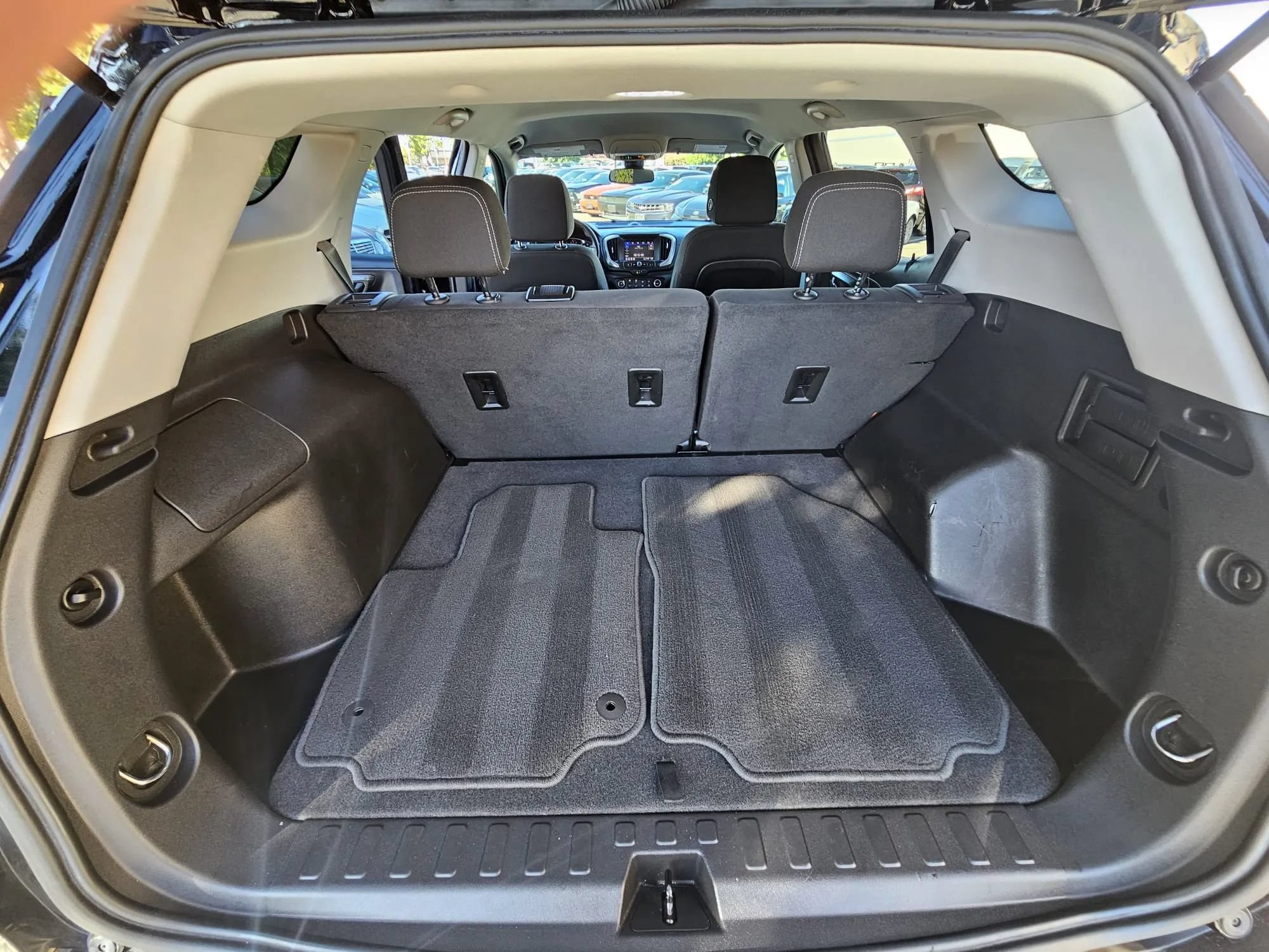 Used 2024 GMC Terrain SLE FWD image 27