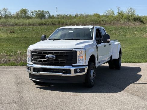 New 2026 Ford F350 XL w/ XL Chrome Package AWD/4WD image 1