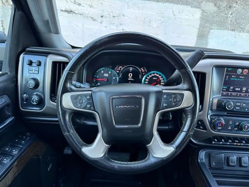 Used 2017 GMC Sierra 2500 Denali w/ Duramax Plus Package AWD/4WD image 33