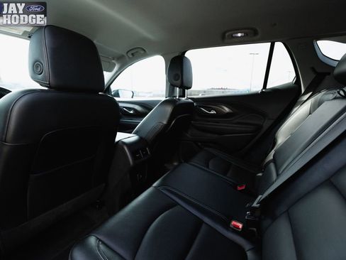 Used 2024 GMC Terrain SLT image 7