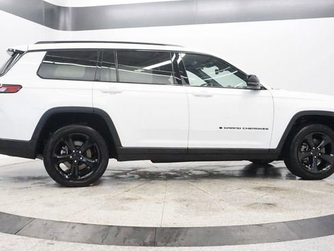 Certified 2023 Jeep Grand Cherokee L Laredo image 8