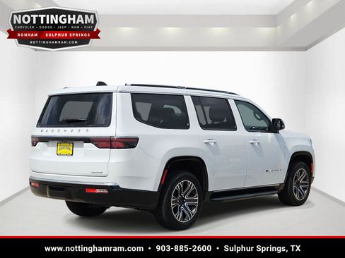 Used 2024 Jeep Wagoneer Series II AWD/4WD image 4