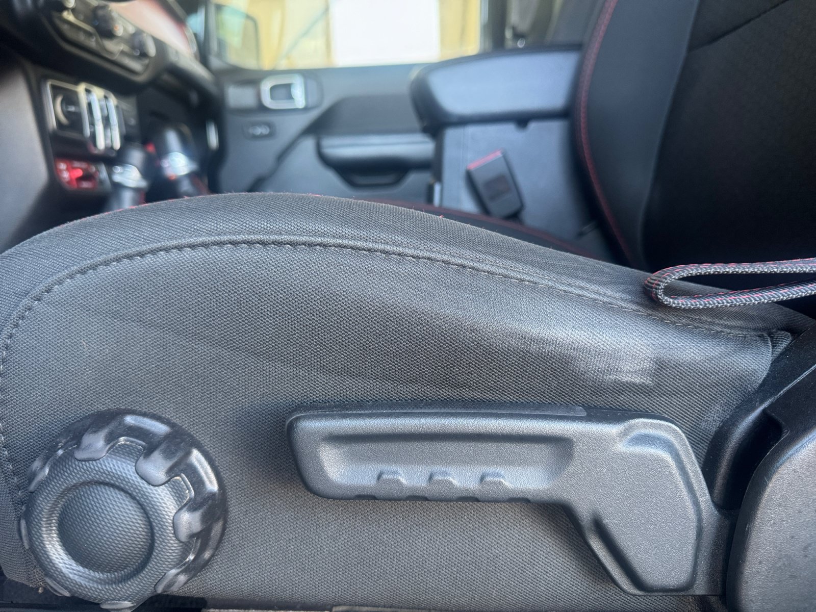 Used 2018 Jeep Wrangler Unlimited Rubicon AWD/4WD image 10