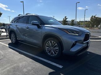 Certified 2022 Toyota Highlander Platinum video 2