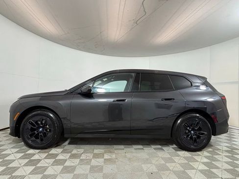 Used 2024 BMW iX xDrive50 AWD/4WD image 4