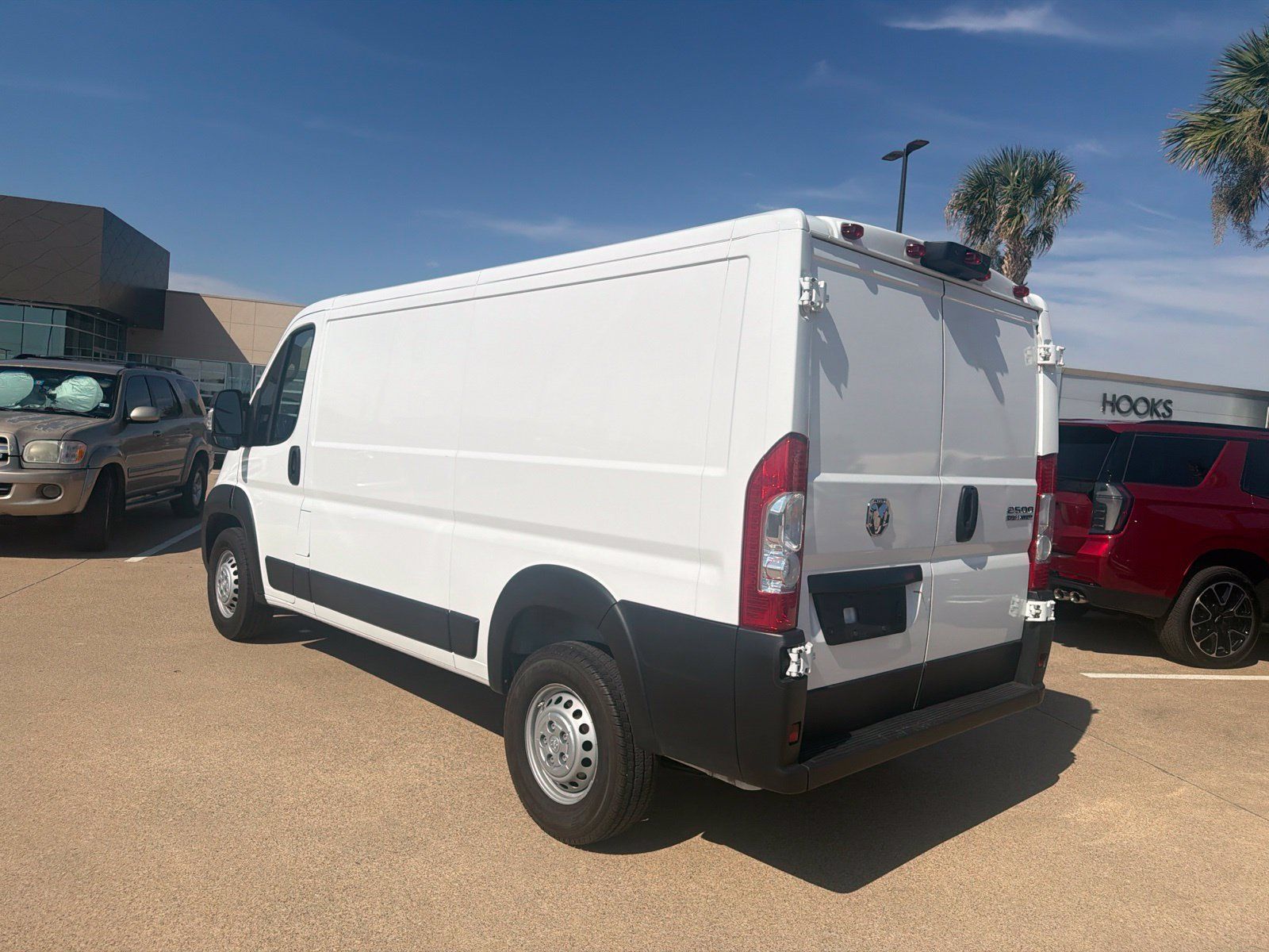 Used 2025 RAM ProMaster 2500 w/ Convenience Group FWD image 7