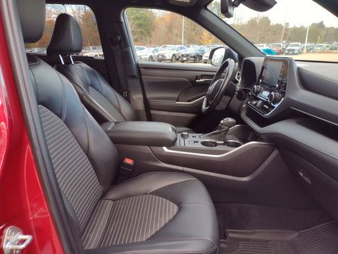 Used 2022 Toyota Highlander XSE image 22