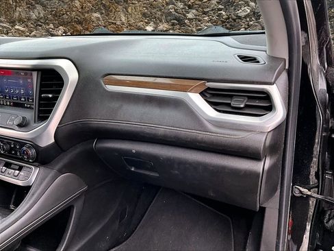 Used 2021 GMC Acadia SLE image 15