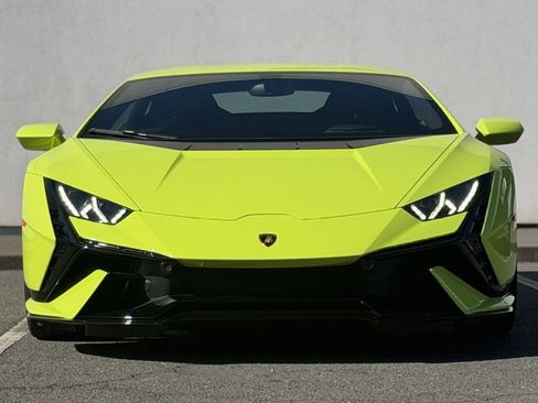Used 2024 Lamborghini Huracan Tecnica image 2