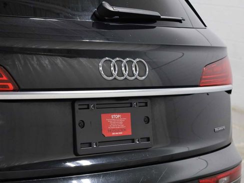 Used 2023 Audi Q5 2.0T Premium w/ Convenience Package image 8