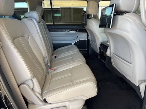 Used 2022 Jeep Wagoneer Series II w/ Premium Group I image 23