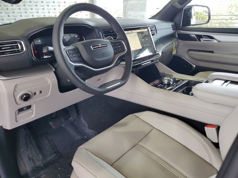 New 2026 Jeep Grand Wagoneer Limited AWD/4WD image 18