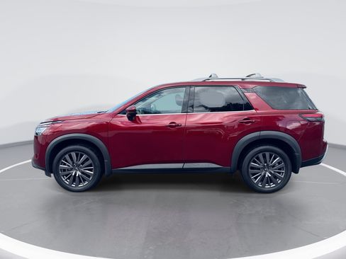 Used 2024 Nissan Pathfinder SL w/ SL Premium Package FWD image 7