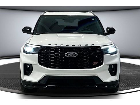 Used 2025 Ford Explorer ST AWD/4WD image 4