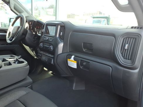 Used 2025 Chevrolet Silverado 1500 Custom Trail Boss w/ LPO, Dark Essentials Package AWD/4WD image 17