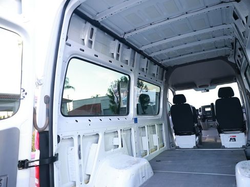 Used 2018 Mercedes-Benz Sprinter 3500 image 32