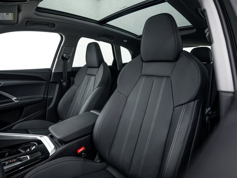 New 2025 Audi Q5 Prestige image 15