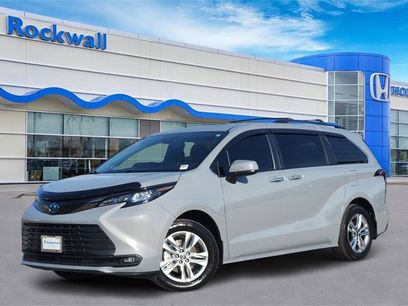 Used 2023 Toyota Sienna XLE Woodland Edition