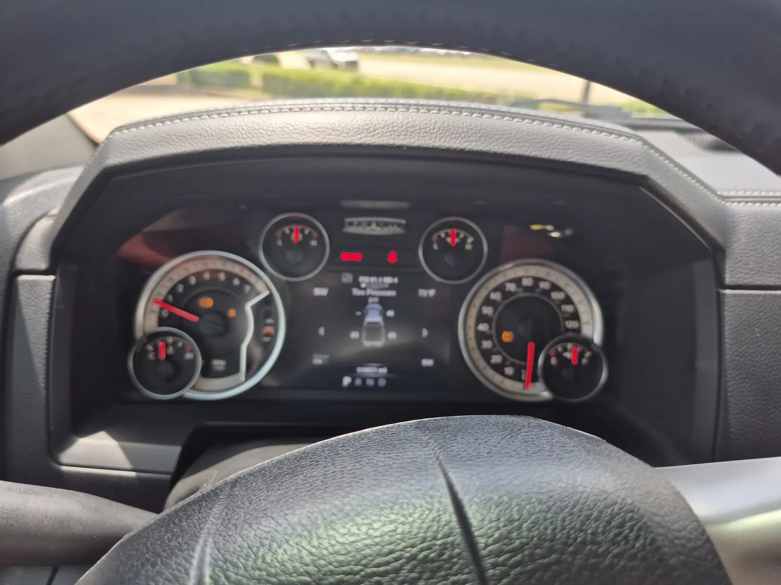 Used 2014 RAM 1500 Laramie RWD image 32