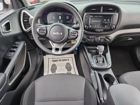 Used 2024 Kia Soul LX w/ Option Group 015 image 11