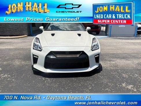 Used 2021 Nissan GT-R Premium AWD/4WD image 13