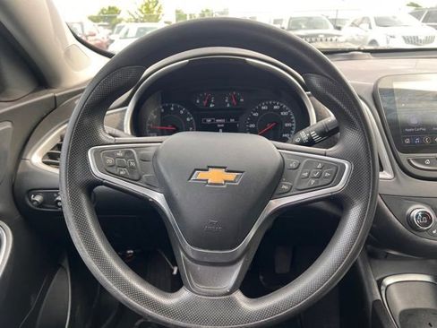 Used 2022 Chevrolet Malibu LT FWD image 12