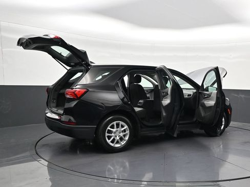 Used 2024 Chevrolet Equinox LS FWD image 32
