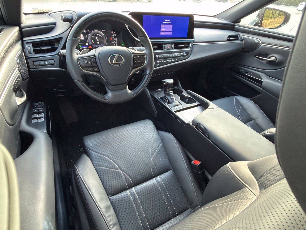 Certified 2025 Lexus ES 300h w/ Accessory Package (Z2) FWD image 9