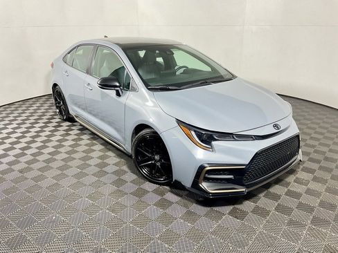 Used 2022 Toyota Corolla SE image 3