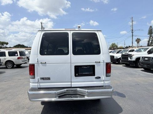 Used 2003 Ford E-350 and Econoline 350 Super Duty RWD image 6