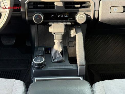 Used 2025 Toyota 4Runner SR5 AWD/4WD image 18