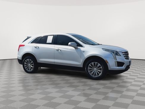 Used 2018 Cadillac XT5 Luxury image 2