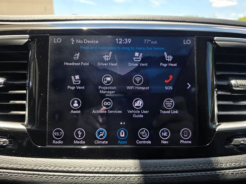 Used 2018 Chrysler Pacifica Limited FWD image 36