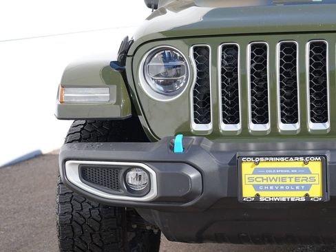 Used 2022 Jeep Wrangler Unlimited Sahara w/ Cold Weather Group image 9