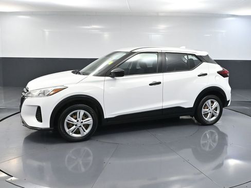 Used 2021 Nissan Kicks S image 10