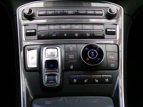 Used 2022 Hyundai Santa Fe Limited w/ Cargo Package AWD/4WD image 12
