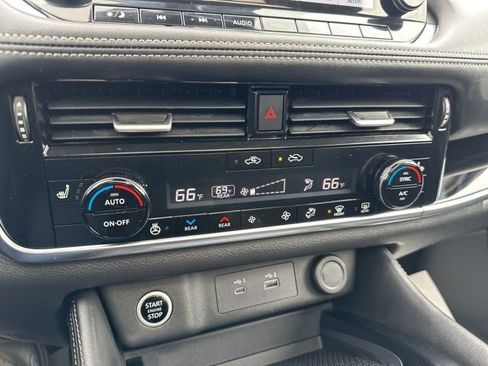 Used 2023 Nissan Rogue SL w/ SL Premium Package image 24