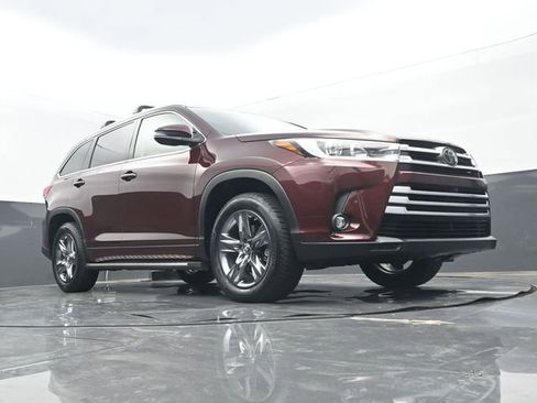 Used 2019 Toyota Highlander Limited Platinum FWD image 24