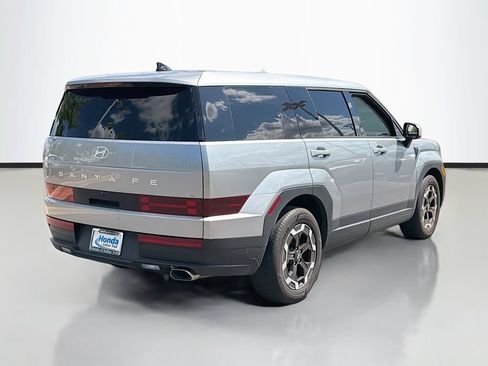 Used 2024 Hyundai Santa Fe SE AWD/4WD image 5