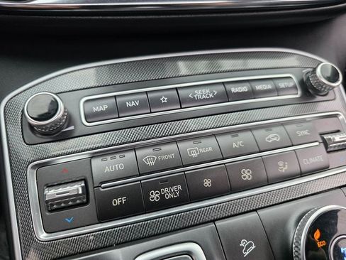 Certified 2022 Hyundai Santa Fe SEL Premium image 27