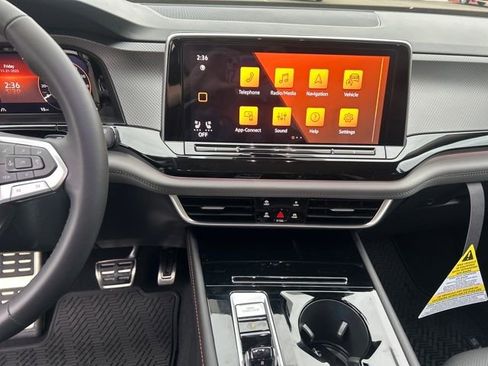 New 2026 Volkswagen Atlas Peak Edition AWD/4WD image 23