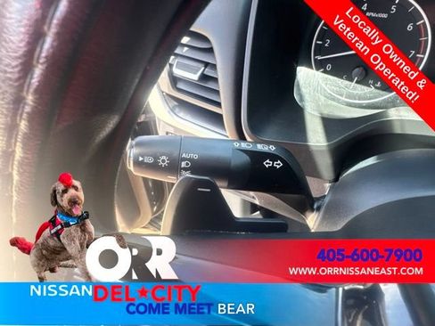 Used 2023 Nissan Rogue SV FWD image 19