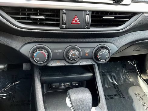 Used 2021 Kia Forte LXS FWD image 15