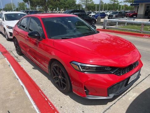 Used 2025 Honda Civic Sport image 4