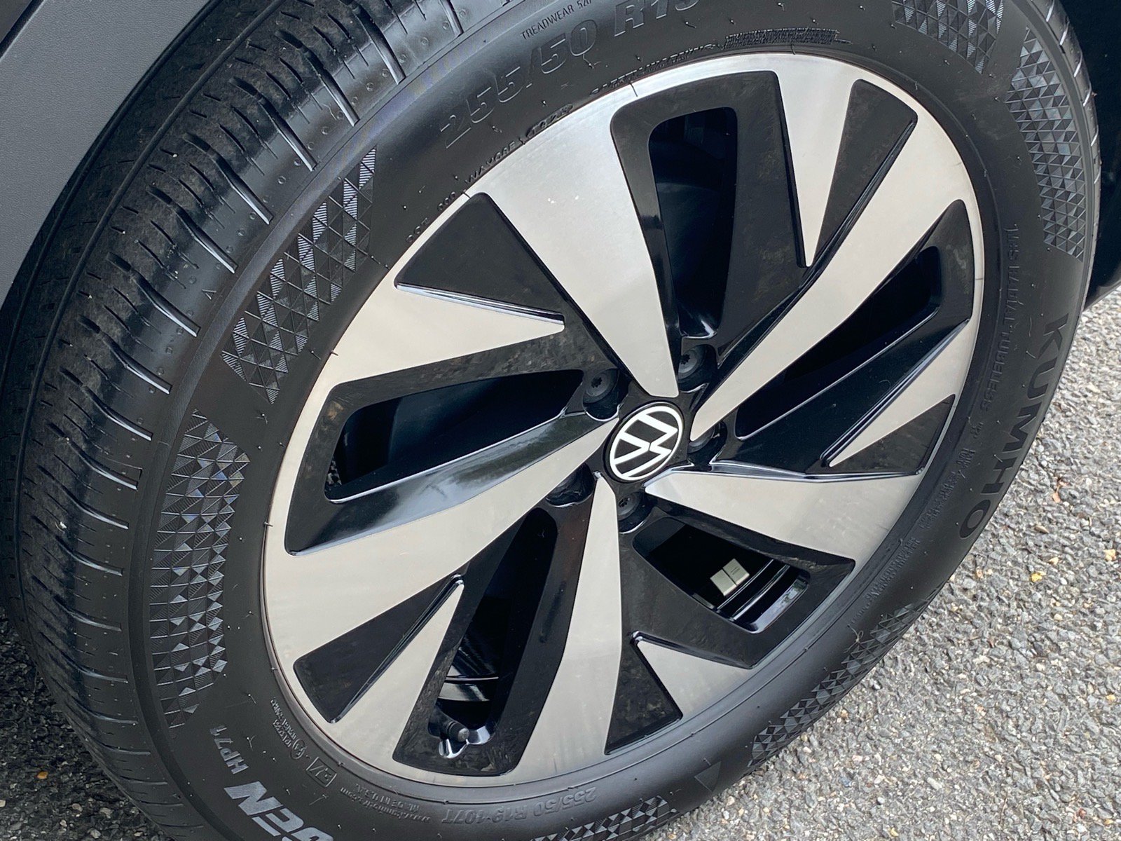 Certified 2023 Volkswagen ID.4 Pro AWD/4WD image 21