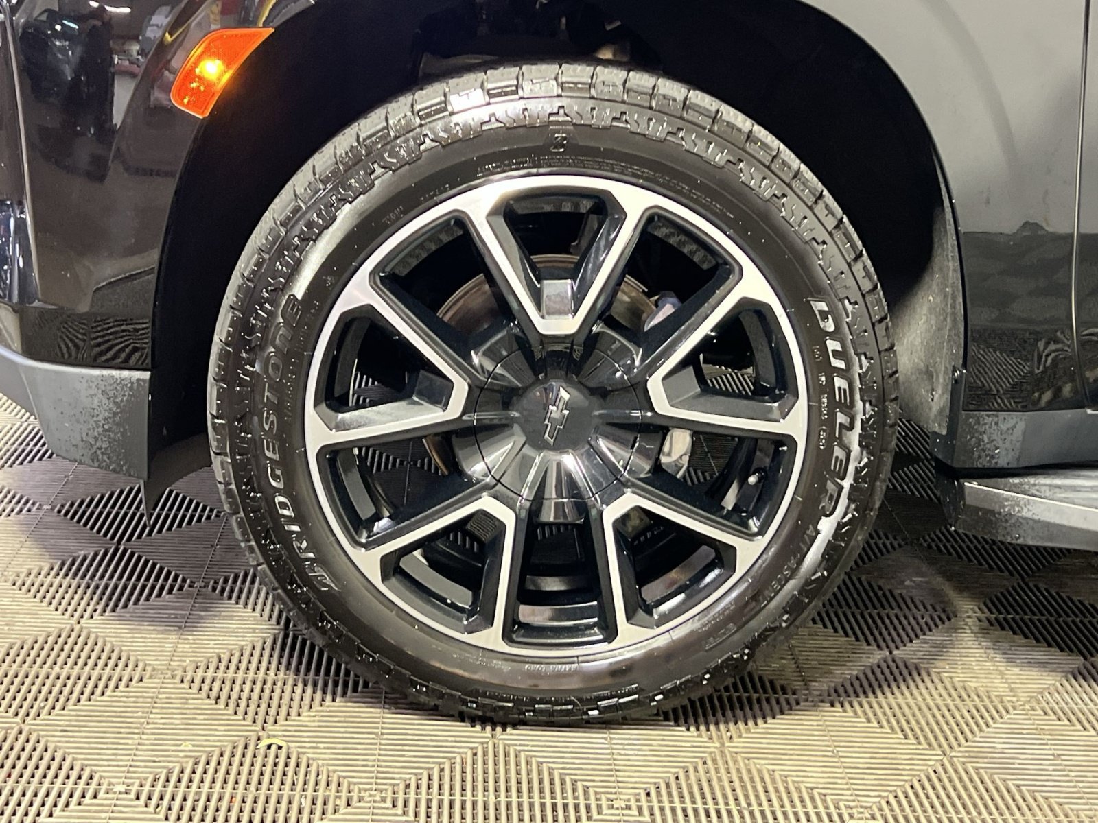 Used 2021 Chevrolet Tahoe RST w/ Luxury Package RWD image 12