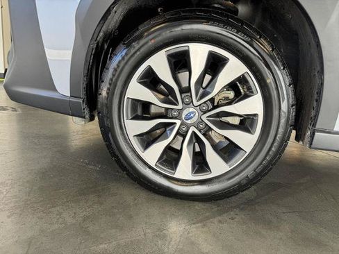 Used 2025 Subaru Outback Limited AWD/4WD image 10
