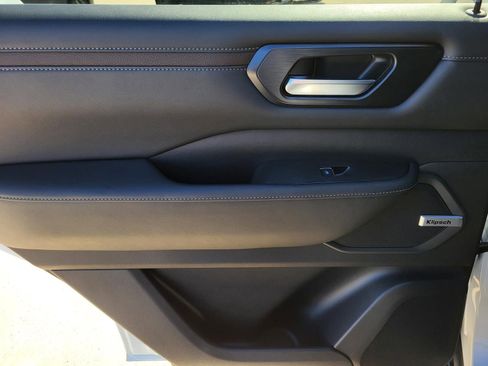 New 2026 Nissan Armada SL image 14