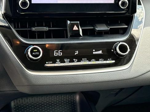 Used 2020 Toyota Corolla LE FWD image 21